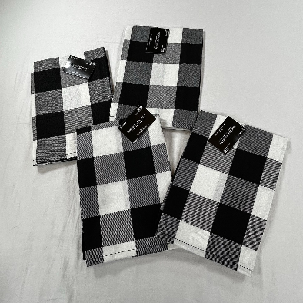 NEW Robert Stanley Set Of 4 Napkins Black White Buffalo Check Christmas 18"x18"